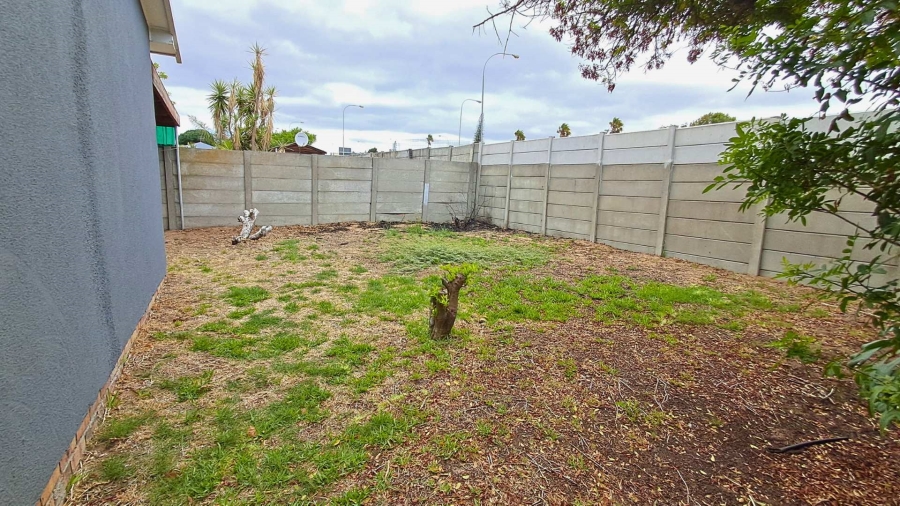 To Let 4 Bedroom Property for Rent in Vredenberg Western Cape